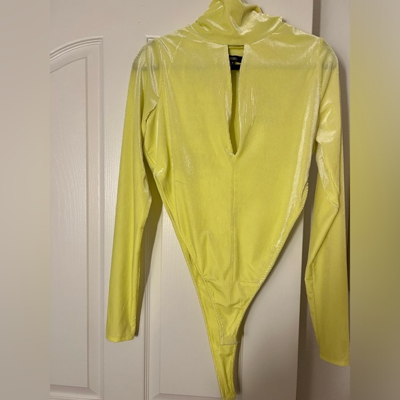 Vibrant bodysuit - Picture 1 of 4